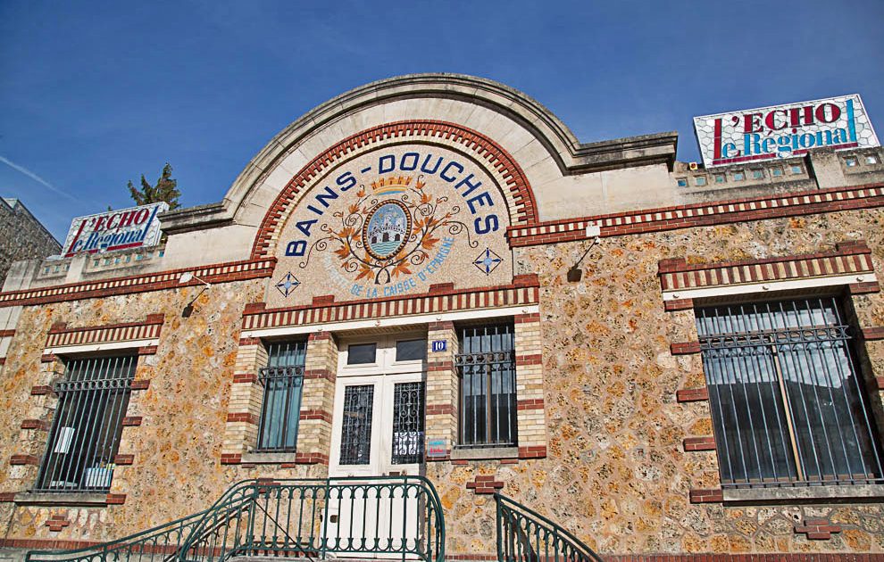 Devanture des Bains-Douches de Pontoise